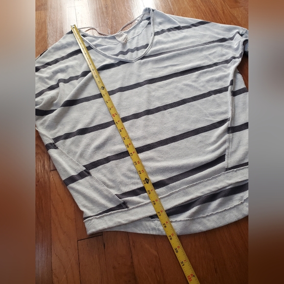 Free People oversized hi-low black gray striped cotton frayed blouse tunic top - Picture 7 of 11